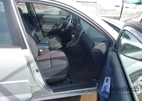 2005 Pontiac Vibe из США, поврежденный, VIN 5Y2SL63835Z422061